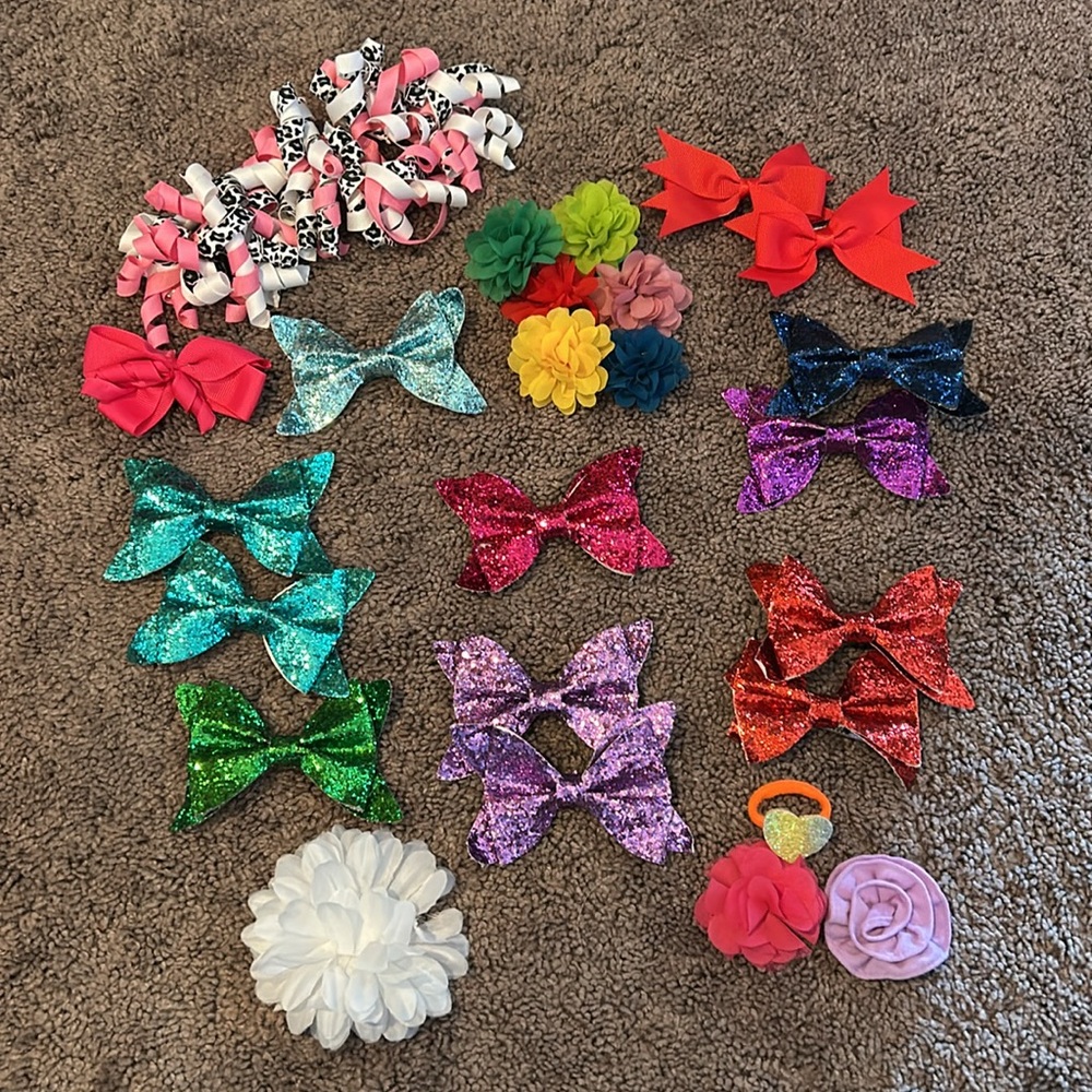 Girls youth and toddler sparkle bow clip bundle!